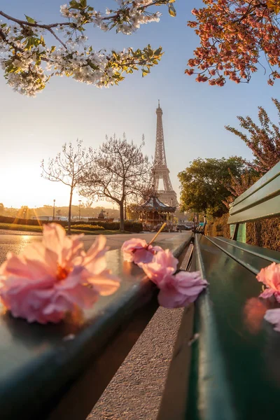Πύργος Του Άιφελ Κατά Διάρκεια Όμορφης Άνοιξης Στο Παρίσι Γαλλία — Φωτογραφία Αρχείου