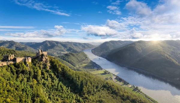 Panorama Con Rovina Del Castello Aggstein Fiume Danubio Tramonto Nel Foto Stock Royalty Free