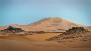 Güney Cezayir 'de Sahra Çölü Tadrart Rouge