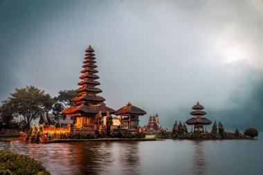 Bali Ulun Tuna Beratan Tapınağı, Endonezya