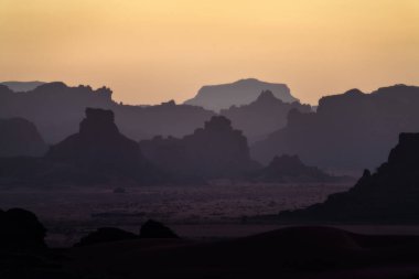 Güney Cezayir 'de Sahra Çölü Tadrart Rouge