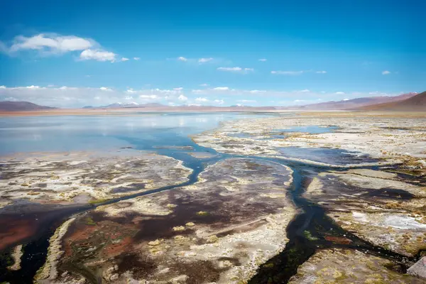 Sıcak Volkanik Pınarlar ve Nehir