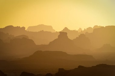 Güney Cezayir 'de Sahra Çölü Tadrart Rouge