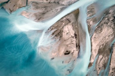 Buzul Nehri Havadan Tepesi Aşağı