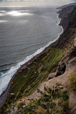 Portekiz 'in Madeira adasındaki sahil şeridi.