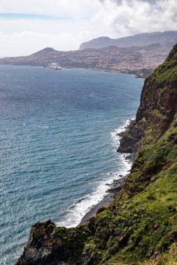 Portekiz 'in Madeira adasındaki sahil şeridi.