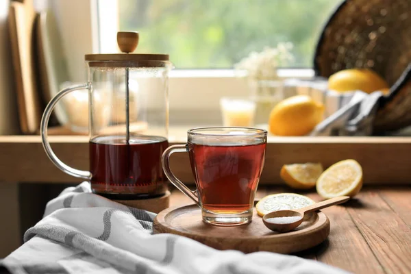 Leckerer Tee Zucker Und Zitrone Auf Holztisch — Stockfoto