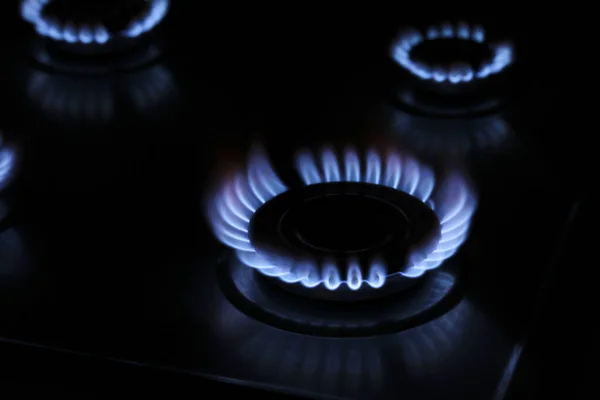 Gázégő Égő Kék Lángokkal Sötétben — Stock Fotó