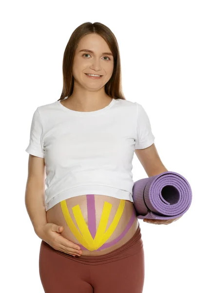 Sportieve Zwangere Vrouw Met Kinesio Tapes Met Yoga Mat Witte — Stockfoto