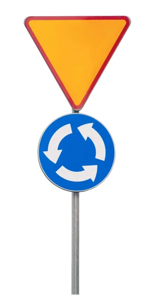 Post Con Cartelli Stradali Roundabout Yield Isolati Bianco — Foto Stock