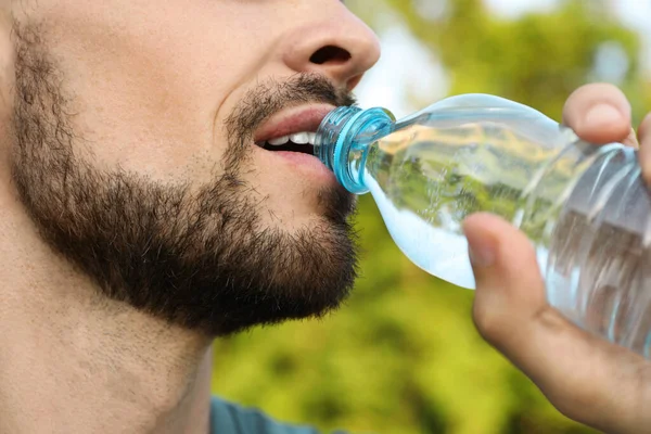 Man Drinking Water Hot Summer Day Closeup Refreshing Drink — Stock Photo, Image