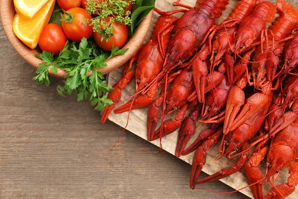 Delicious Red Boiled Crayfish Products Bowl Wooden Table Top View — Foto de Stock