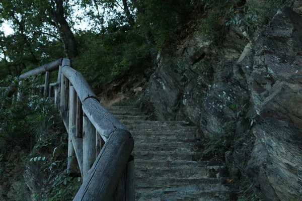 Hermosa Cerca Madera Escaleras Las Altas Montañas — Foto de Stock