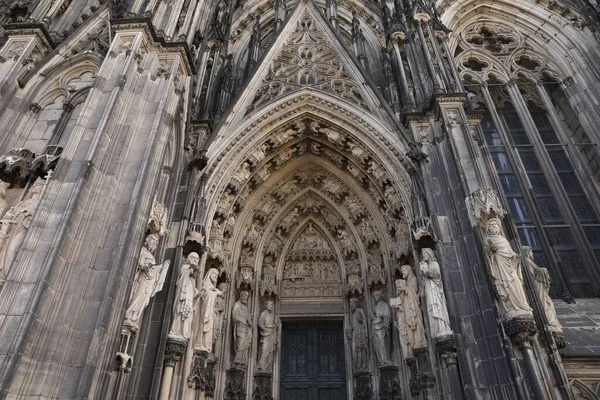 Colonia Alemania Agosto 2022 Entrada Hermosa Catedral Gótica Aire Libre — Foto de Stock