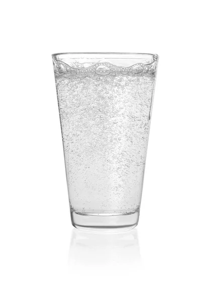 Szklankę Wody Sodowej Białym Tle — Zdjęcie stockowe