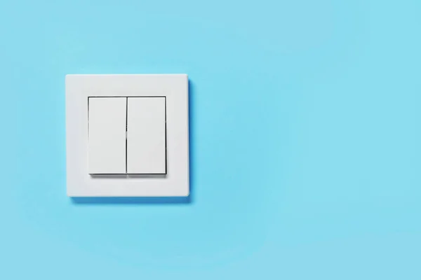 Moderner Kunststoff Lichtschalter Blauer Wand Platz Für Text — Stockfoto