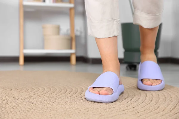 Woman Wearing Comfortable Rubber Slippers Home Closeup Legs — Stock Photo, Image