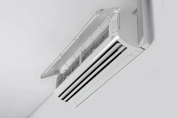Moderne Klimaanlage Weißer Wand Innenräumen — Stockfoto
