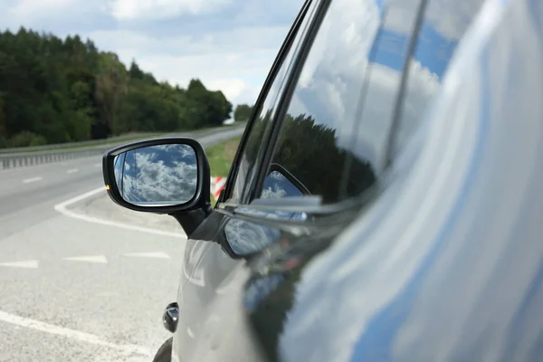 Novo Carro Moderno Preto Livre Close Espelho Retrovisor Lateral — Fotografia de Stock