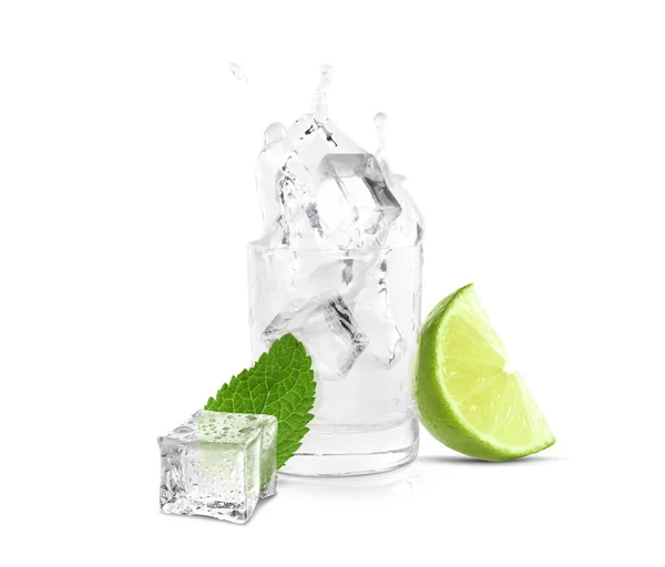 Skott Vodka Med Och Lime Vit Bakgrund — Stockfoto