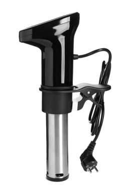 Termal daldırma sirkülatörü beyaza izole edildi. Sos vide pişirme makinesi