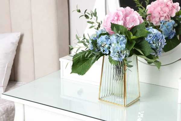 Belles Fleurs Hortensia Vase Sur Coiffeuse Intérieur Espace Pour Texte — Photo