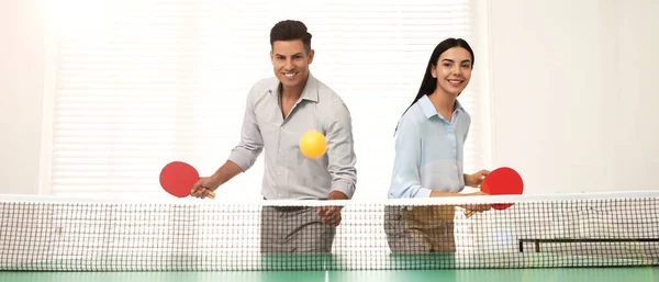 Gente Negocios Jugando Ping Pong Oficina Diseño Banner —  Fotos de Stock