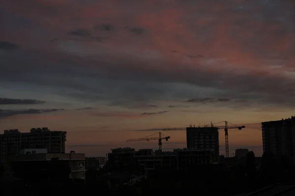 Schöner Himmel Mit Wolken Über Der Stadt Abend — Stockfoto