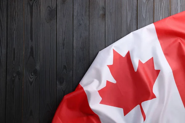 Flagga Kanada Mörkt Träbord Ovanifrån Plats För Text — Stockfoto