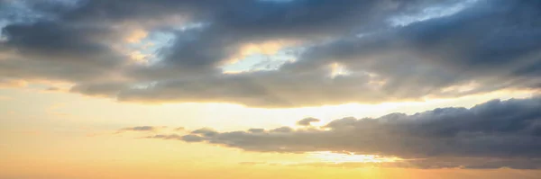 Vista Pitoresca Céu Bonito Com Nuvens Design Banner — Fotografia de Stock