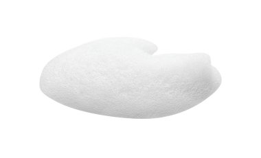 Beyaz arkaplanda tüylü sabun köpüğü damlası