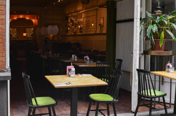 Eingang Zum Café Mit Stühlen Und Tischen Freien — Stockfoto