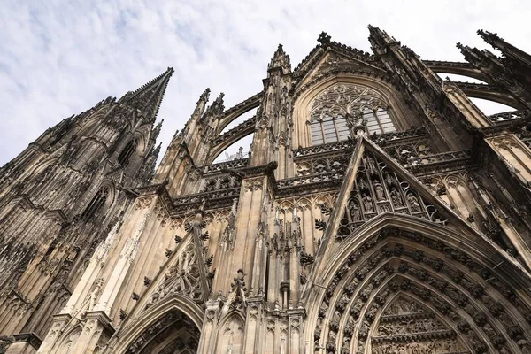 Colonia Alemania Agosto 2022 Hermosa Catedral Gótica Contra Cielo Azul — Foto de Stock