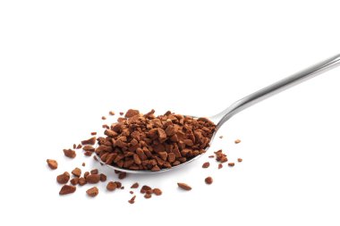 Beyaz üzerine izole edilmiş aromatik hazır kahve kaşığı.