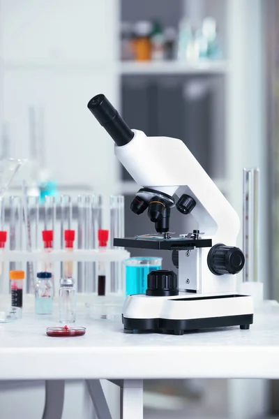 Modern Medical Microscope White Table Laboratory — Stockfoto