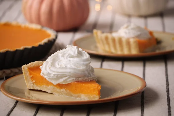 Piece Fresh Homemade Pumpkin Pie Whipped Cream Table — Stockfoto