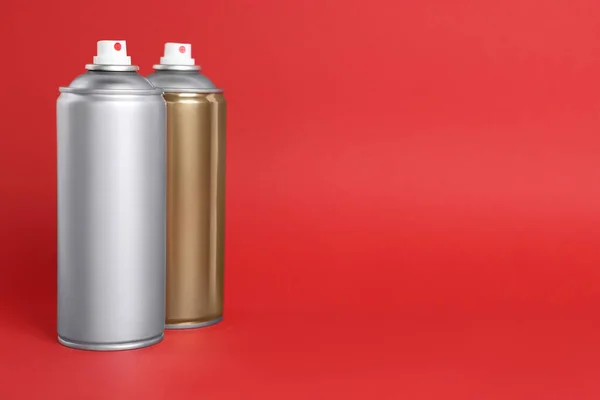 Cans Spray Paints Red Background Space Text — Stock Photo, Image