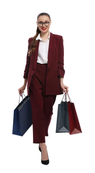 Stilvolle Junge Geschäftsfrau Mit Einkaufstaschen Auf Weißem Hintergrund — Stockfoto