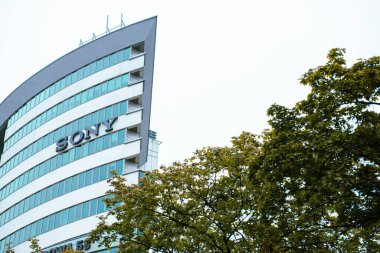Varşova, Polonya - 10 Eylül 2022: Güzel modern Sony ofisi