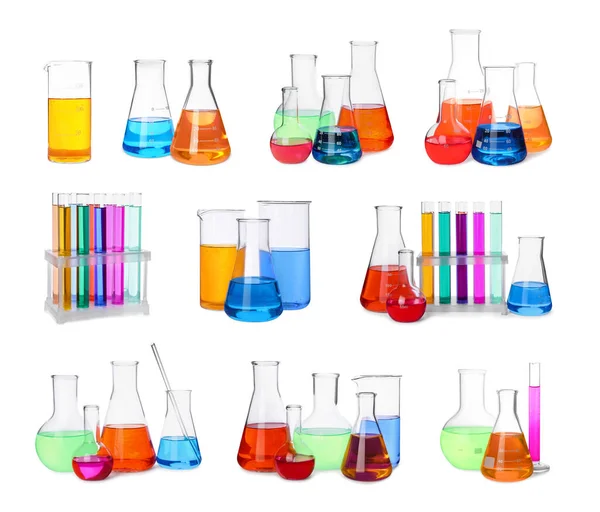 Zestaw Różnych Laboratoryjnych Wyrobów Szklanych Kolorowymi Płynami Białym Tle — Zdjęcie stockowe