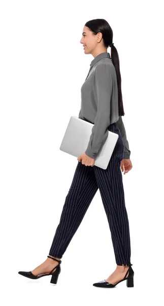 Junge Geschäftsfrau Mit Laptop Auf Weißem Hintergrund — Stockfoto