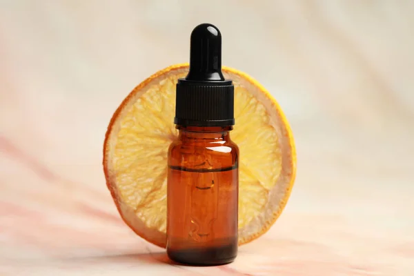 Botella Producto Cosmético Orgánico Rebanada Naranja Seca Sobre Fondo Mármol — Foto de Stock