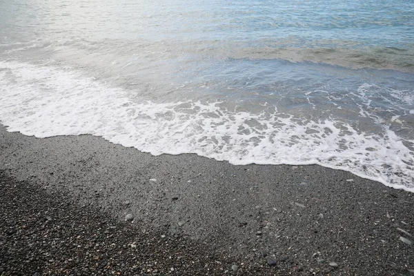 Çakıl Taşlı Sahildeki Güzel Sahil Manzarası — Stok fotoğraf