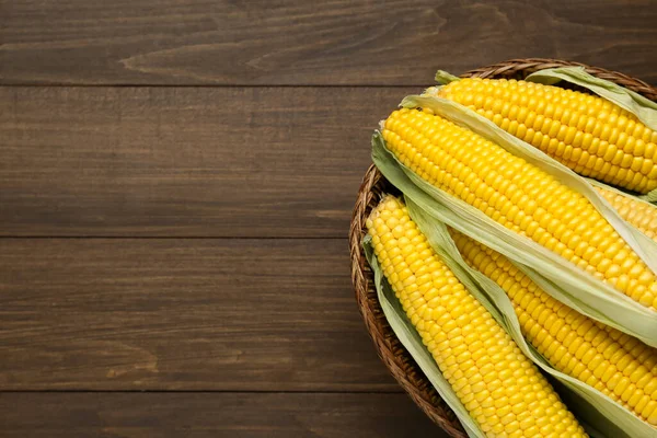 Tasty Fresh Corn Cobs Wooden Table Top View Space Text — Stock Photo, Image