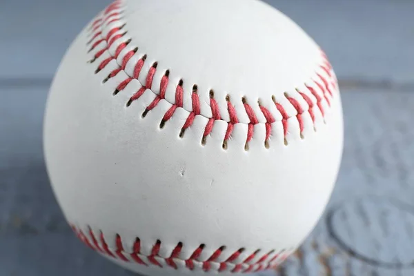 Baseball Szarym Drewnianym Stole Widok Bliska — Zdjęcie stockowe