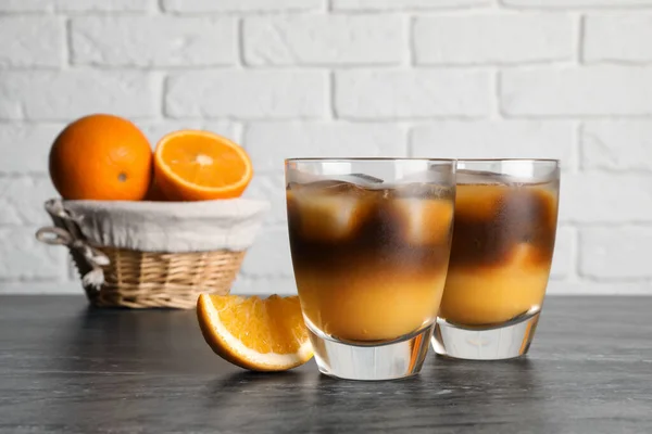 Lekker Verfrissend Drankje Met Koffie Sinaasappelsap Grijze Marmeren Tafel — Stockfoto
