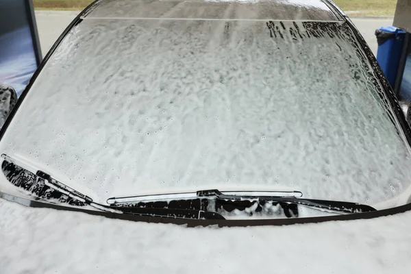 Auto Pianką Czyszczenia Myjni Samochodowej Zbliżenie — Zdjęcie stockowe