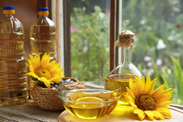 Organic Sunflower Oil Flower Window Sill Indoors Space Text — Stock Photo, Image