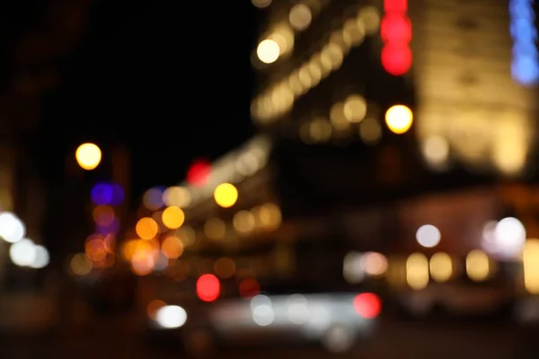 Θολή Θέα Του Δρόμου Της Πόλης Φώτα Νύχτα Φαινόμενο Bokeh — Φωτογραφία Αρχείου