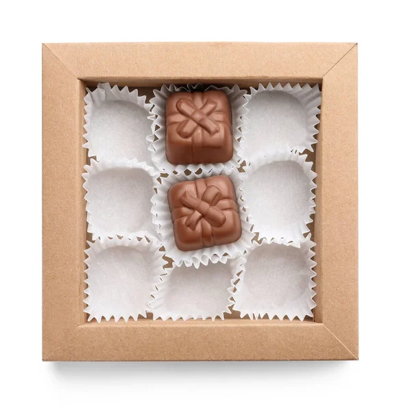Teilweise Leere Schachtel Mit Schokoladenbonbons Isoliert Auf Weißem Grund Ansicht — Stockfoto